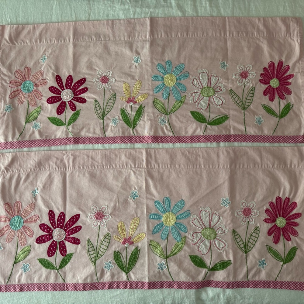 Pottery Barn Kids Pink Floral Valances Set of 2 - embroidered Daisy - PBK - Picture 2 of 4